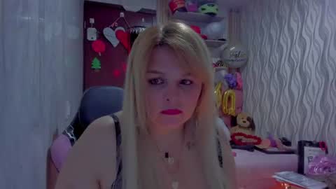 Snapshot of adriiana_fox_ chatting on 06-08-26, 11:27 adriiana_fox_ online show from 06-08-26, 11:27