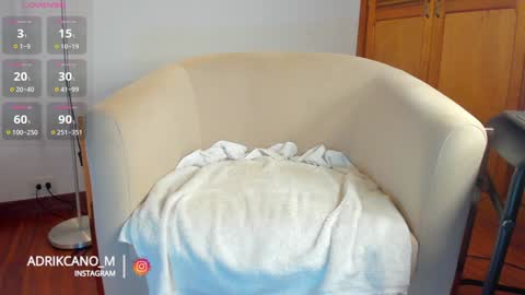 Snapshot of adrikcano_m chatting on 12-26-24, 04:32 Santi online show from 12-26-24, 04:32