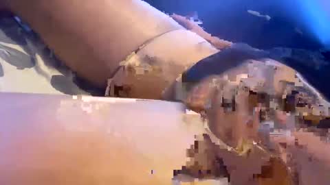 Snapshot of ads008 chatting on 10-18-25, 08:59 ads008 online show from 10-18-25, 08:59