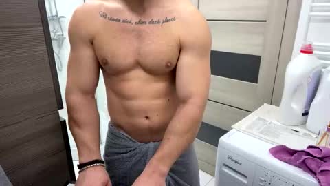 Snapshot of advp69 chatting on 10-09-25, 12:47 Mrrfitt online show from 10-09-25, 12:47