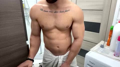 Snapshot of advp69 chatting on 10-29-25, 01:35 Mrrfitt online show from 10-29-25, 01:35