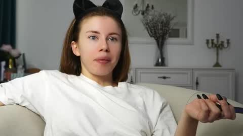 Aelia online show from 09-19-25, 04:58