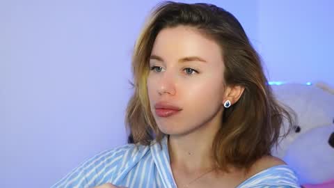 Snapshot of aelia_anara chatting on 03-03-26, 06:25 Aelia online show from 03-03-26, 06:25