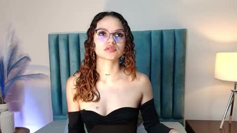 Snapshot of aelinduvalier chatting on 10-09-25, 07:01 aelinduvalier online show from 10-09-25, 07:01