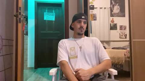 Luci online show from 09-17-25, 04:36