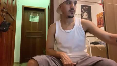 Luci online show from 11-07-25, 03:17