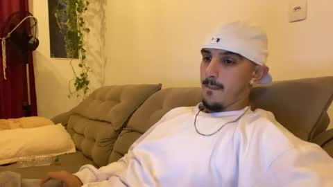 Snapshot of aelucius chatting on 06-19-26, 01:10 Luci online show from 06-19-26, 01:10