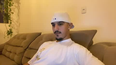 Snapshot of aelucius chatting on 06-20-26, 02:36 Luci online show from 06-20-26, 02:36