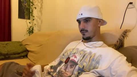 Snapshot of aelucius chatting on 07-21-26, 02:25 Luci online show from 07-21-26, 02:25