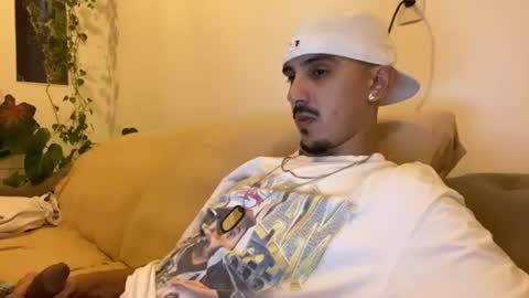 Snapshot of aelucius chatting on 08-07-26, 02:57 Luci online show from 08-07-26, 02:57