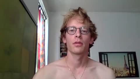 Snapshot of aestheticform chatting on 10-31-25, 04:41 aesthetic form online show from 10-31-25, 04:41