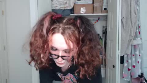 Snapshot of aestrogen chatting on 10-06-25, 06:38 AESTROGEN online show from 10-06-25, 06:38