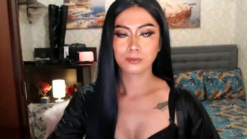 Snapshot of affairtoyourgoddesskhendra chatting on 12-12-24, 07:26 Dominant Goddess Contessa online show from 12-12-24, 07:26