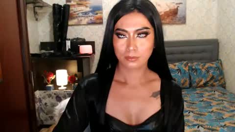 Snapshot of affairtoyourgoddesskhendra chatting on 12-12-24, 11:14 Dominant Goddess Contessa online show from 12-12-24, 11:14