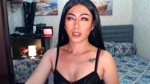 Snapshot of affairtoyourgoddesskhendra chatting on 12-30-24, 04:42 Dominant Goddess Contessa online show from 12-30-24, 04:42