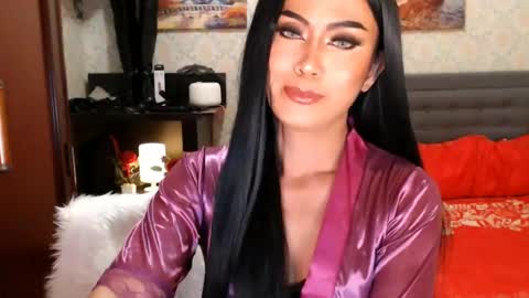 Snapshot of affairtoyourgoddesskhendra chatting on 01-28-25, 07:10 Dominant Goddess Contessa online show from 01-28-25, 07:10