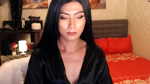 Snapshot of affairtoyourgoddesskhendra chatting on 02-09-25, 10:00 Dominant Goddess Contessa online show from 02-09-25, 10:00