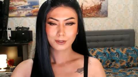 Snapshot of affairtoyourgoddesskhendra chatting on 02-12-25, 05:48 Dominant Goddess Contessa online show from 02-12-25, 05:48