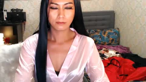 Snapshot of affairtoyourgoddesskhendra chatting on 02-15-25, 07:38 Dominant Goddess Contessa online show from 02-15-25, 07:38