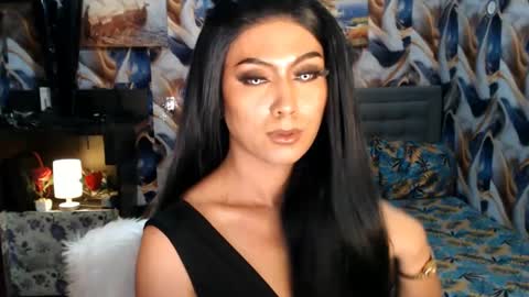 Snapshot of affairtoyourgoddesskhendra chatting on 03-05-25, 03:18 Dominant Goddess Contessa online show from 03-05-25, 03:18
