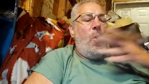 Snapshot of afguy1971 chatting on 10-05-25, 04:11 AFGuy71 online show from 10-05-25, 04:11