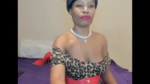 Snapshot of aficangagqueen chatting on 04-23-26, 12:29 AfricanSquirtQueen online show from 04-23-26, 12:29