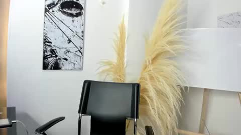Snapshot of africa_holmes chatting on 03-07-25, 02:04 Africa online show from 03-07-25, 02:04