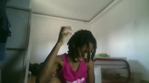 Snapshot of africadeluxe chatting on 03-10-25, 05:07 Africa online show from 03-10-25, 05:07