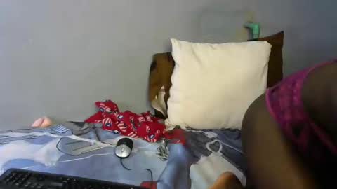 Snapshot of african_berries chatting on 12-06-24, 04:49 african berries online show from 12-06-24, 04:49