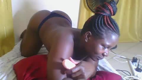 Snapshot of africanbeauty4 chatting on 09-25-25, 06:44 ELIZABETH online show from 09-25-25, 06:44