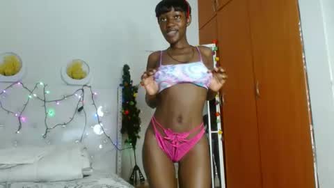Snapshot of africanpetitequeen chatting on 12-16-24, 10:34 CIARA online show from 12-16-24, 10:34