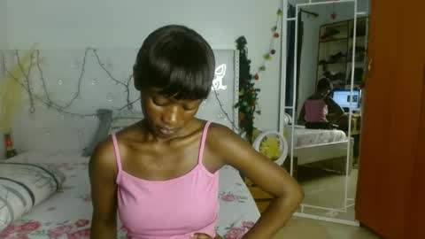 Snapshot of africanpetitequeen chatting on 12-22-24, 08:58 CIARA online show from 12-22-24, 08:58