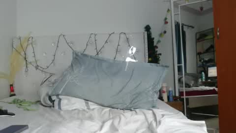Snapshot of africanpetitequeen chatting on 12-28-24, 05:33 CIARA online show from 12-28-24, 05:33