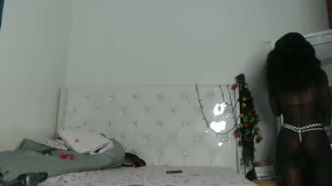 Snapshot of africanpetitequeen chatting on 01-21-25, 09:46 CIARA online show from 01-21-25, 09:46