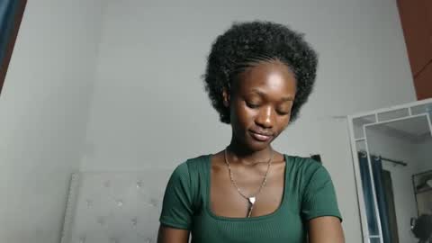 Snapshot of africanpetitequeen chatting on 01-26-25, 08:23 CIARA online show from 01-26-25, 08:23
