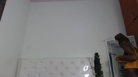 Snapshot of africanpetitequeen chatting on 02-11-25, 07:27 CIARA online show from 02-11-25, 07:27
