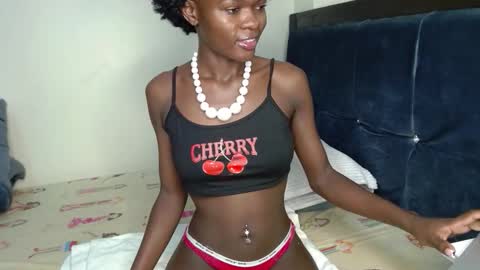 Mia online show from 09-23-25, 06:33