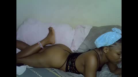 Snapshot of afrii_kity chatting on 03-11-26, 06:08 afrii_kity online show from 03-11-26, 06:08