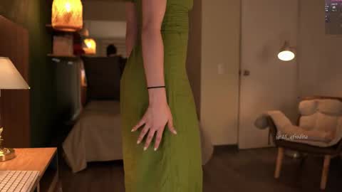 Snapshot of afrodita__25 chatting on 02-11-26, 01:10 Emma online show from 02-11-26, 01:10