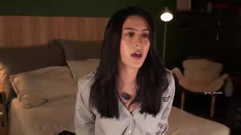 Snapshot of afrodita__25 chatting on 03-29-26, 01:27 Emma online show from 03-29-26, 01:27