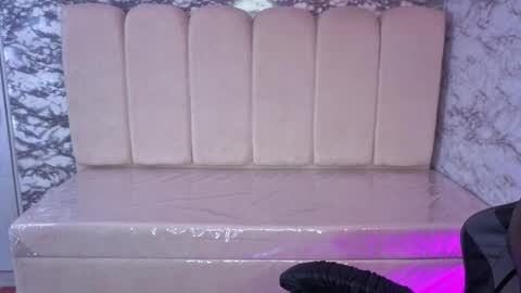 Snapshot of afrodita_wild_v chatting on 12-20-25, 08:16 afrodita_wild_v online show from 12-20-25, 08:16