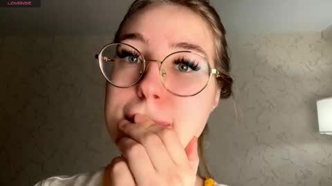 Kind sensual Emma fav pattern 2266 online show from 03-25-26, 04:29