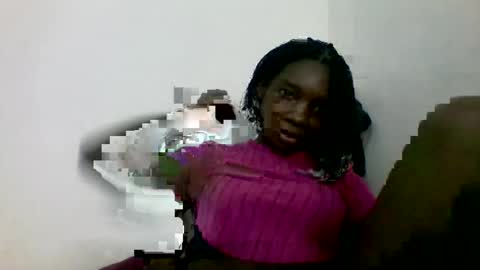 Snapshot of afronubians_ chatting on 01-28-25, 07:32 pink and josphen online show from 01-28-25, 07:32