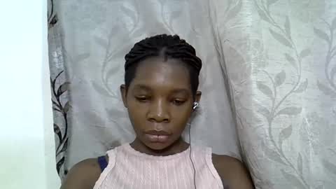 Snapshot of afronubians_ chatting on 02-25-25, 05:52 pink and josphen online show from 02-25-25, 05:52