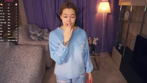 Lana  1800 - 0330 UTC   Mia 0700- 1630 UTC online show from 01-11-25, 08:11