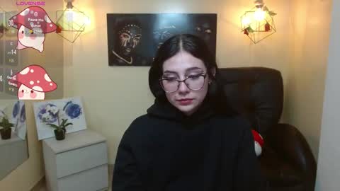 Snapshot of agarycus_ chatting on 10-01-25, 01:17 Kimberly online show from 10-01-25, 01:17