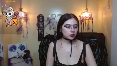 Snapshot of agarycus_ chatting on 10-20-25, 01:00 Kimberly online show from 10-20-25, 01:00