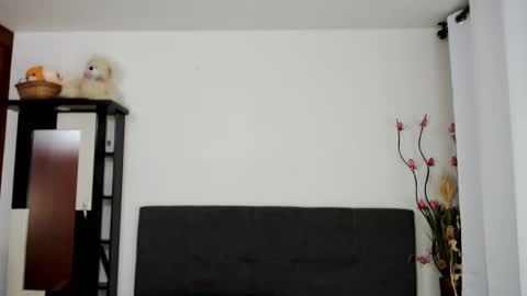 Snapshot of agatasexx chatting on 12-19-24, 06:01 johana online show from 12-19-24, 06:01