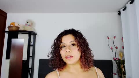 Snapshot of agatasexx chatting on 12-20-24, 01:36 johana online show from 12-20-24, 01:36