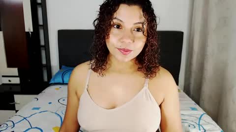 Snapshot of agatasexx chatting on 01-11-25, 04:36 johana online show from 01-11-25, 04:36